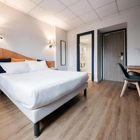 Du Parc Centre 3*